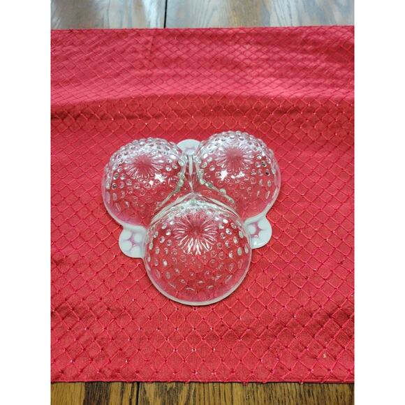 Vintage Moonstone Anchor Hocking Relish Dish, Cloverleaf Hobnail Opalescent - Picture 4 of 4